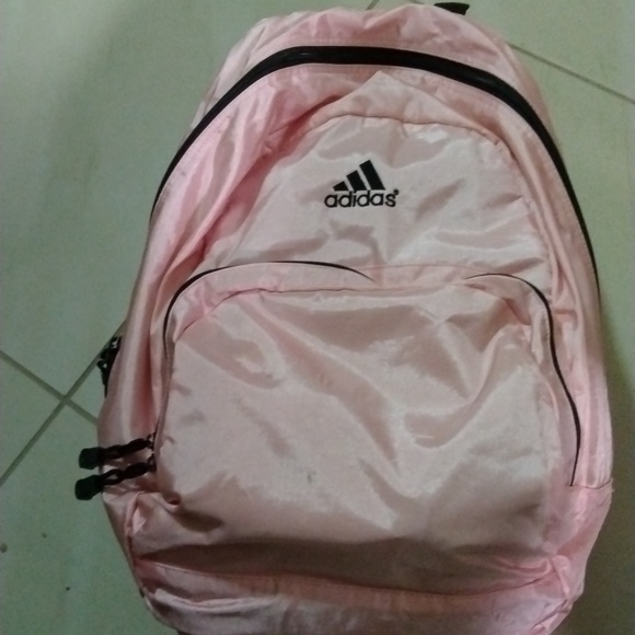 Adidas 5 compartments  $38+  free hat or scarf. - Picture 2 of 12